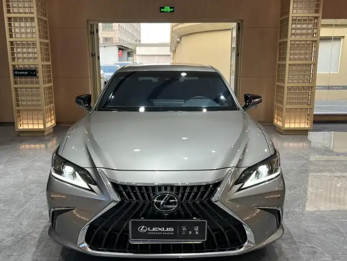 Lexus ES 2024 Model 200 Premium