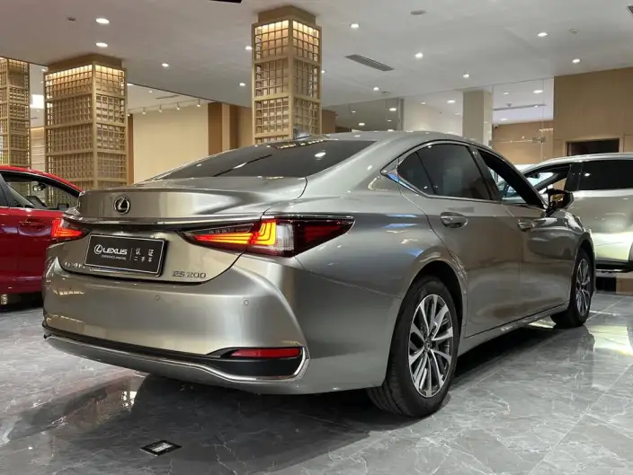 Lexus ES 2024 Model 200 Premium – фото 6