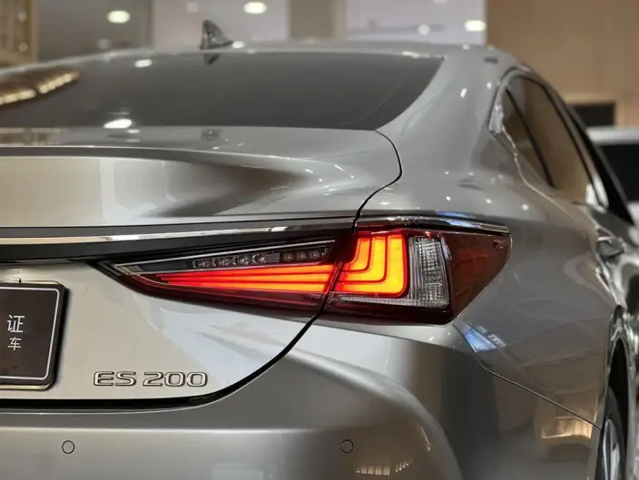 Lexus ES 2024 Model 200 Premium – фото 7