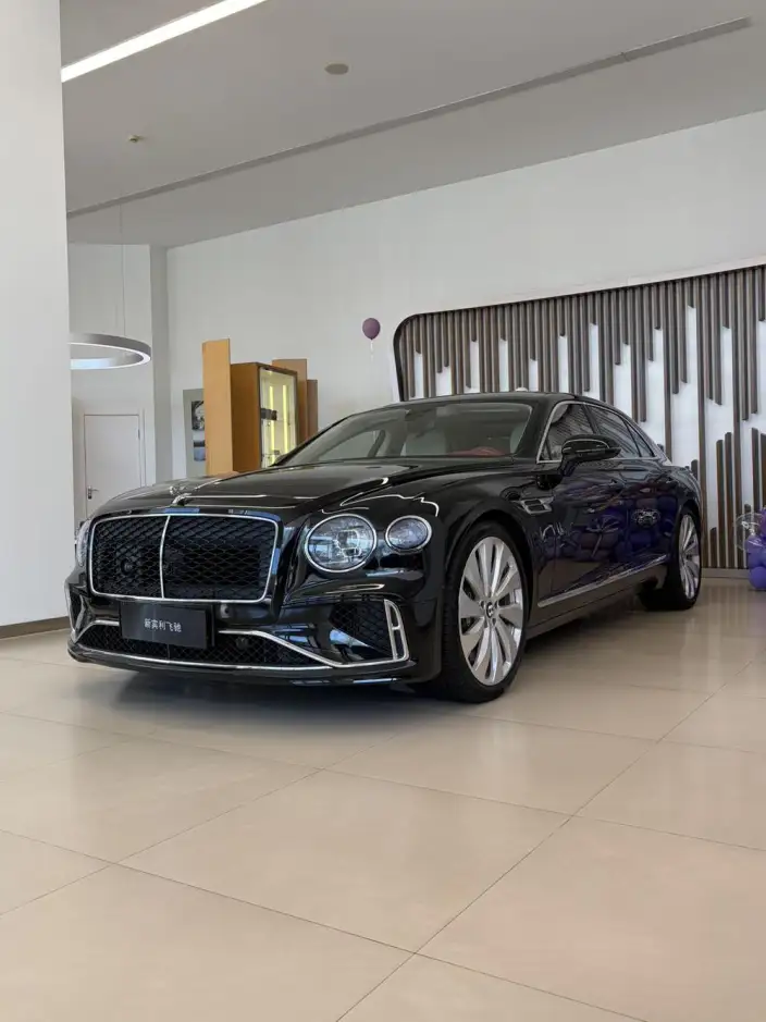 Bentley Flying Spur 2026 Model 4.0T V8 Standard Edition