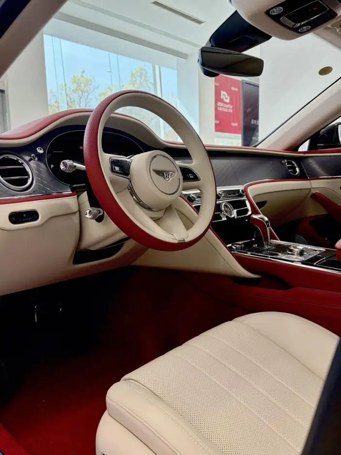 Bentley Flying Spur 2026 Model 4.0T V8 Standard Edition – фото 7