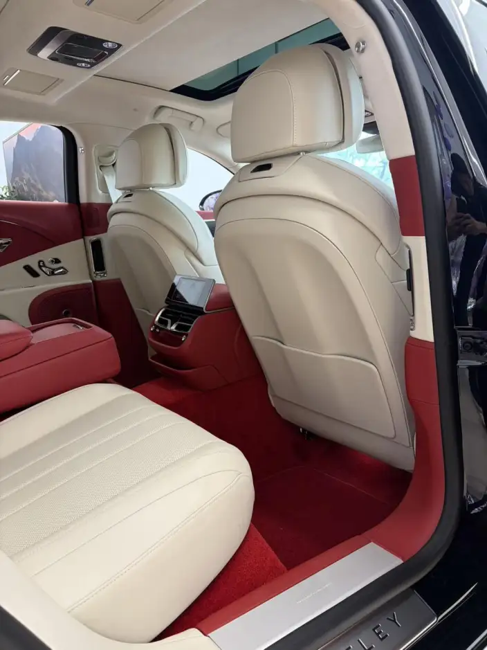 Bentley Flying Spur 2026 Model 4.0T V8 Standard Edition – фото 10