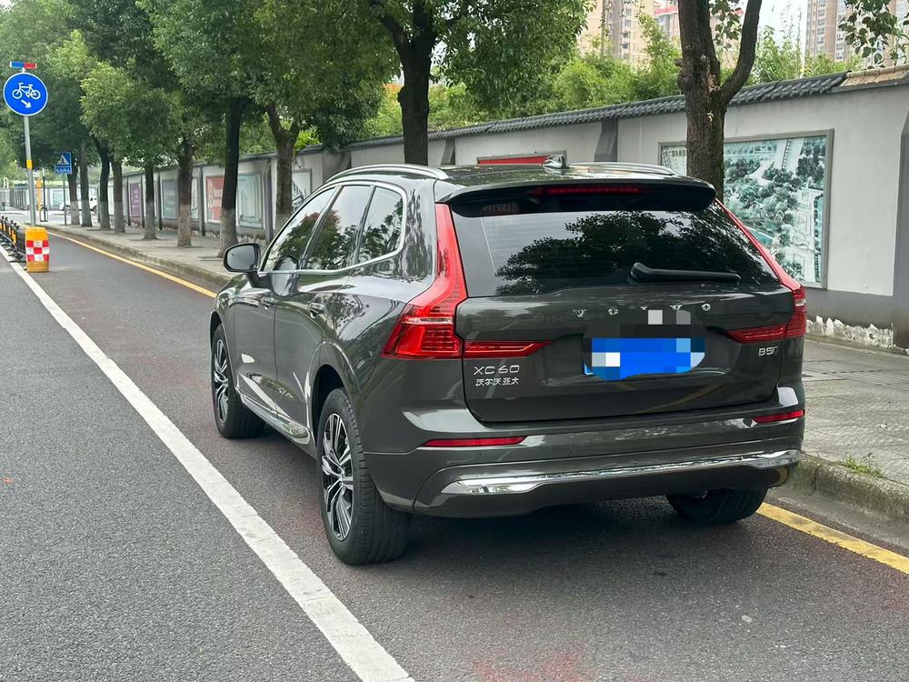 Volvo XC60 2022 B5 4WD Smart Enjoy Luxury – фото 4