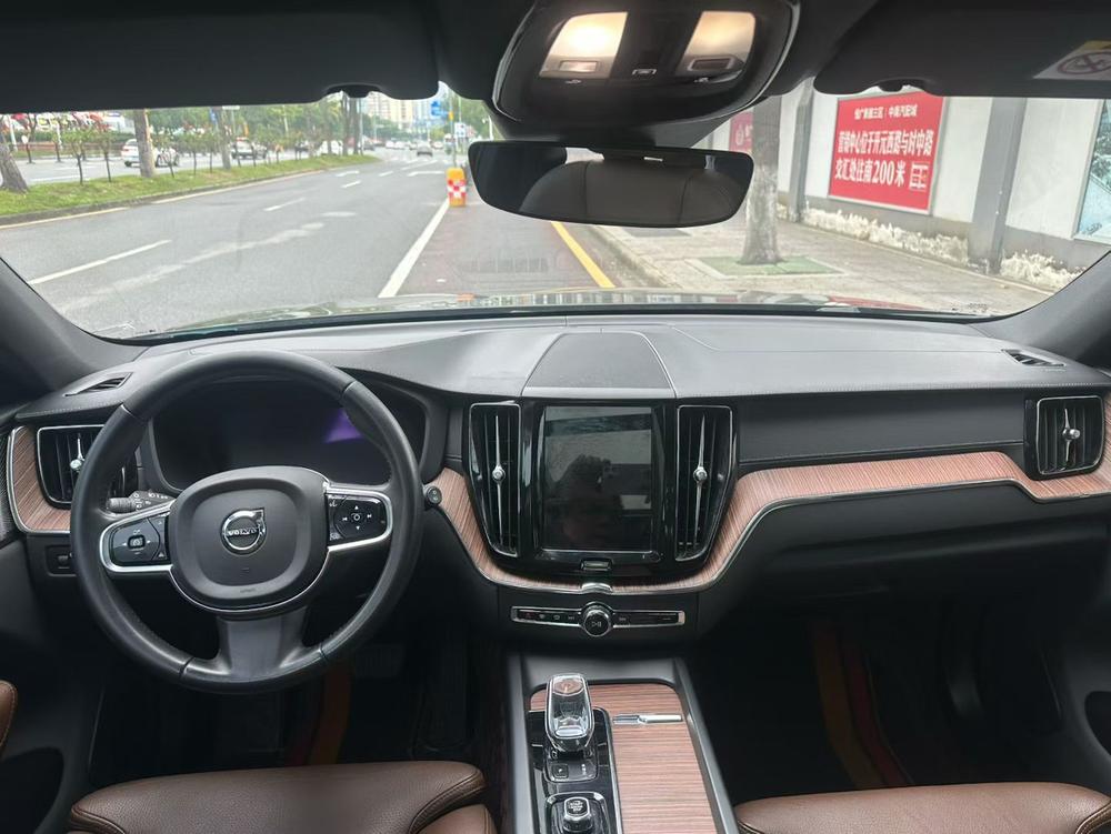 Volvo XC60 2022 B5 4WD Smart Enjoy Luxury – фото 7