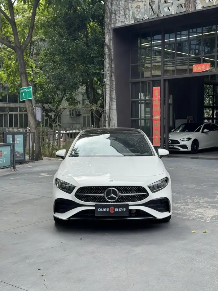 Mercedes-Benz A-class 2024 Model A 200 L Fashion Edition – фото 2