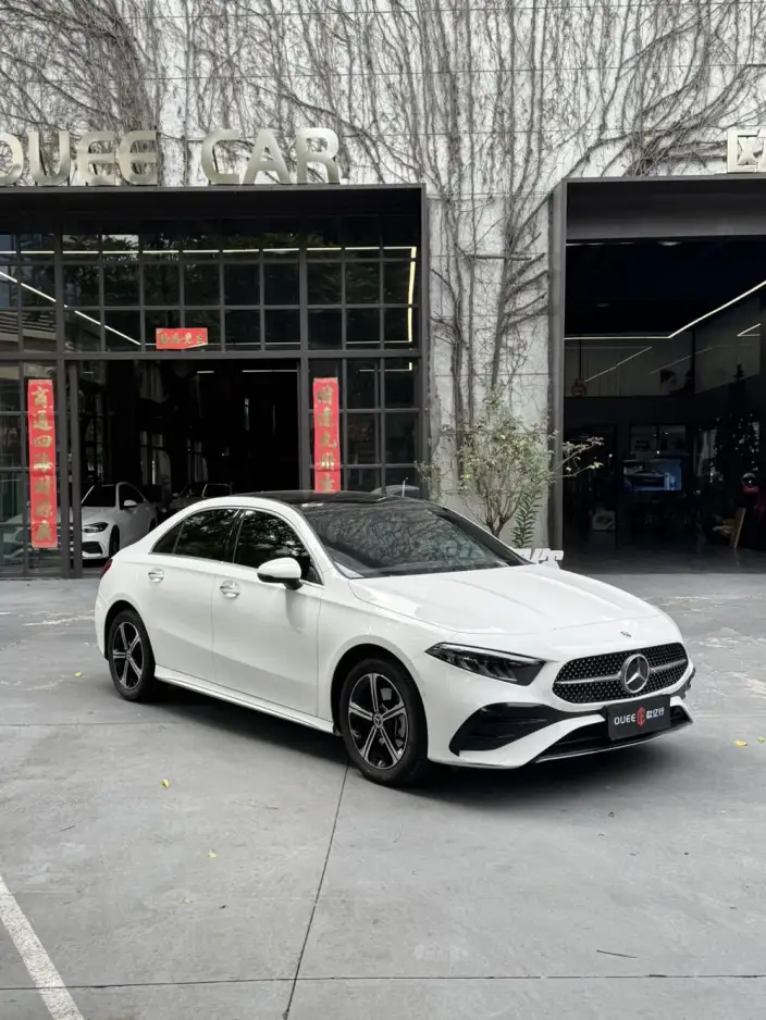 Mercedes-Benz A-class 2024 Model A 200 L Fashion Edition – фото 3