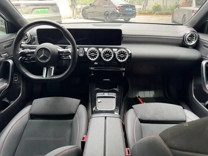 Mercedes-Benz A-class 2024 Model A 200 L Fashion Edition – фото 9