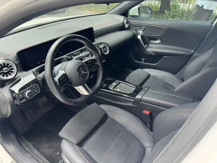 Mercedes-Benz A-class 2024 Model A 200 L Fashion Edition – фото 10