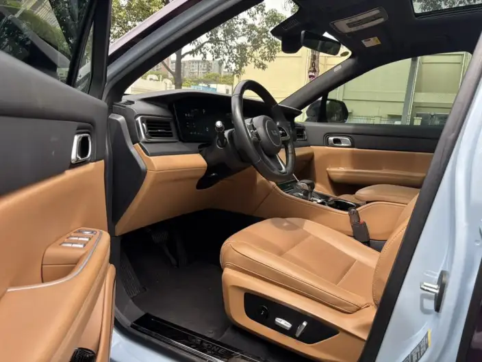 Li Auto ONE 2021 Model Extended Range 6 seat Edition – фото 10