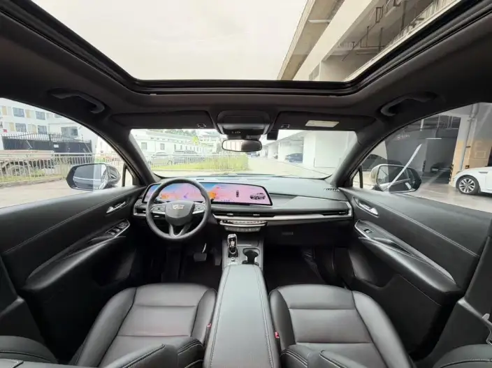 Cadillac XT4 2024 Model 28T 2WD Luxury Model – фото 6