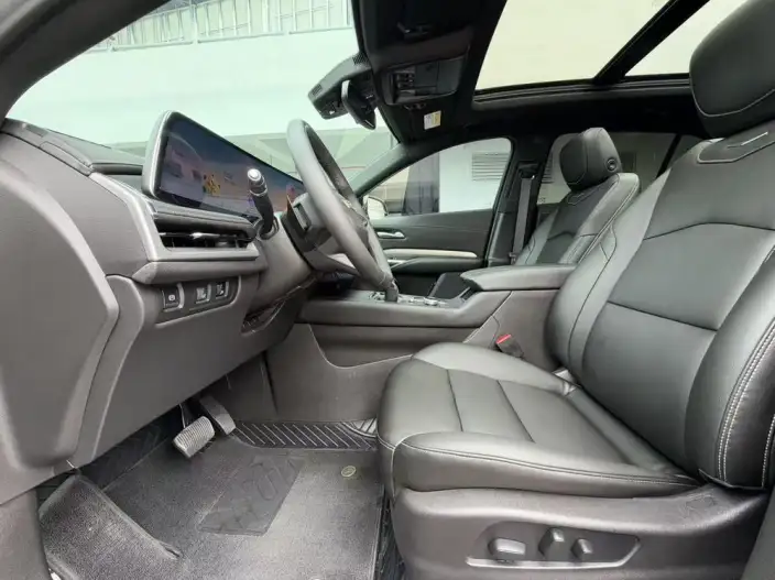 Cadillac XT4 2024 Model 28T 2WD Luxury Model – фото 8