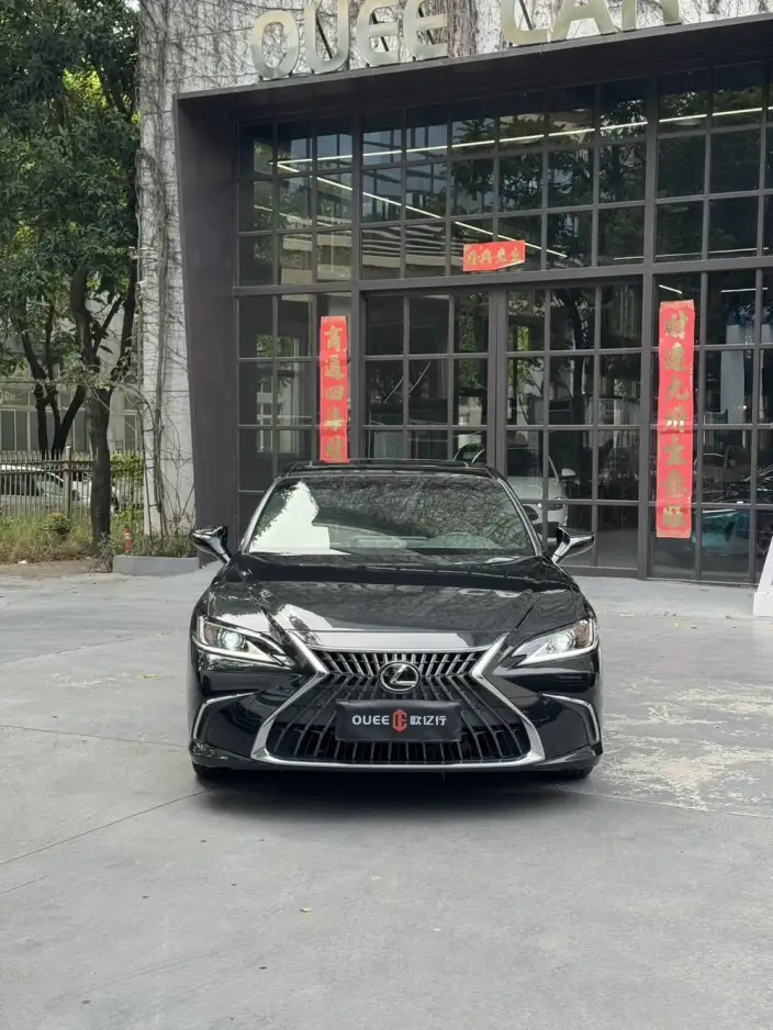Lexus ES 2022 Model 200 Superior Edition