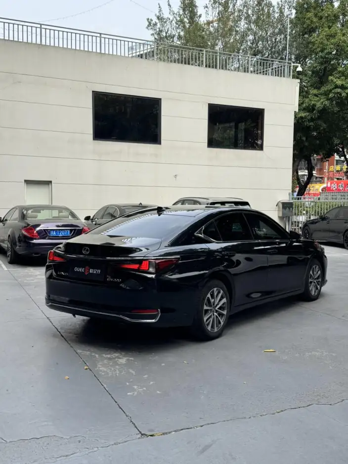 Lexus ES 2022 Model 200 Superior Edition – фото 5