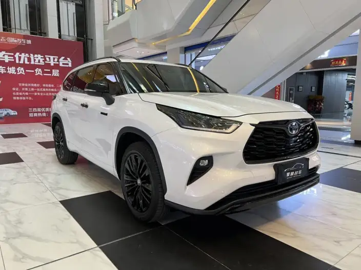Toyota Highlander 2022 Model Hybrid 2.5L 4WD Knight Edition 7 seat – фото 3