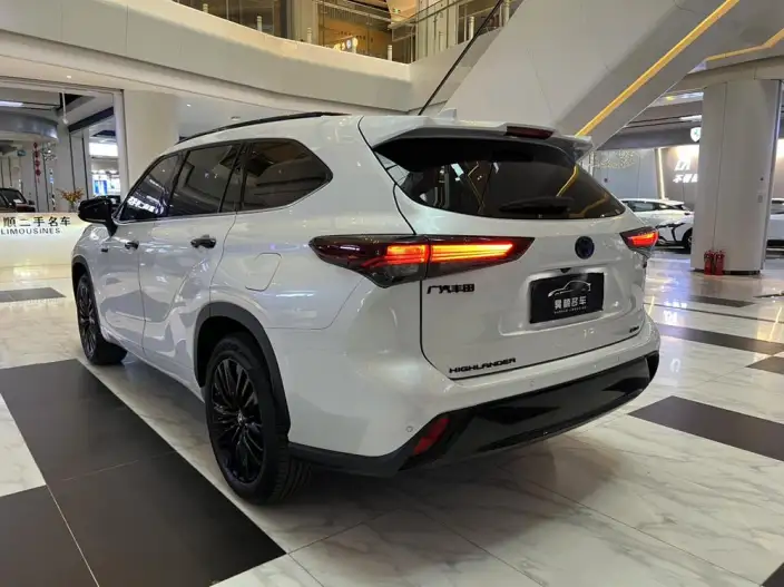 Toyota Highlander 2022 Model Hybrid 2.5L 4WD Knight Edition 7 seat – фото 4