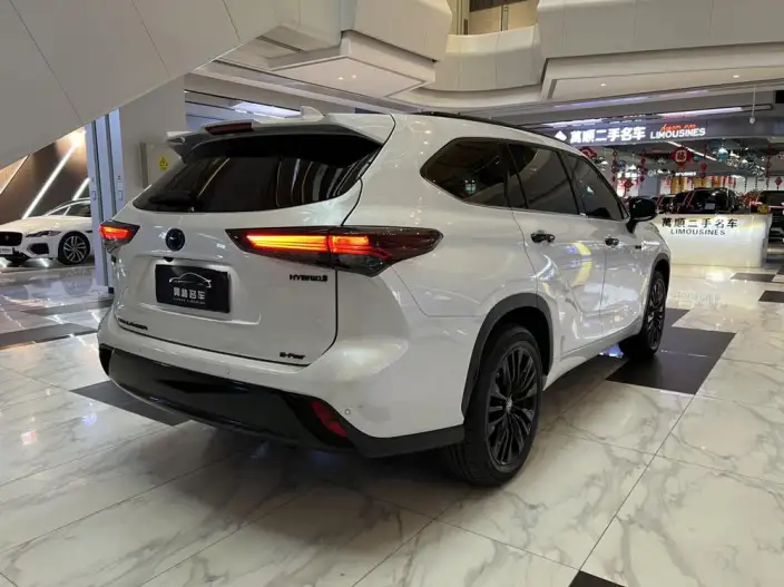 Toyota Highlander 2022 Model Hybrid 2.5L 4WD Knight Edition 7 seat – фото 6