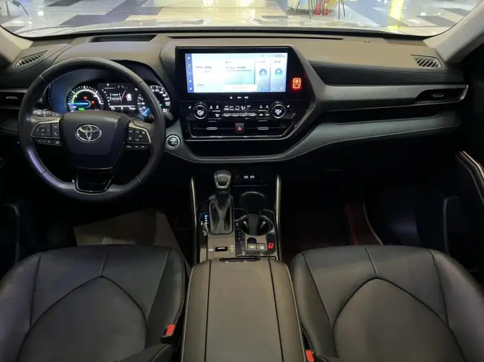 Toyota Highlander 2022 Model Hybrid 2.5L 4WD Knight Edition 7 seat – фото 7