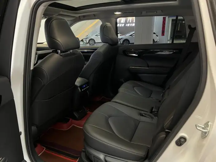Toyota Highlander 2022 Model Hybrid 2.5L 4WD Knight Edition 7 seat – фото 9