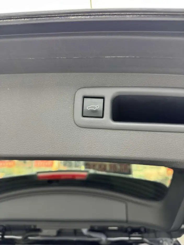 Crown Kluger 2023 Model Intelligent Hybrid 2.5L E-CVT 4WD Premium Edition – фото 9