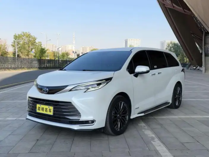Toyota Sienna 2023 Model Hybrid 2.5L Premium Edition – фото 1