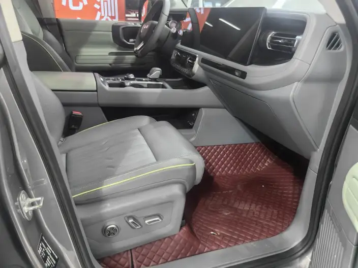 BAIC BJ40 2024 Model City Hunter Edition 2.0T Automatic 4WD Warrior Model