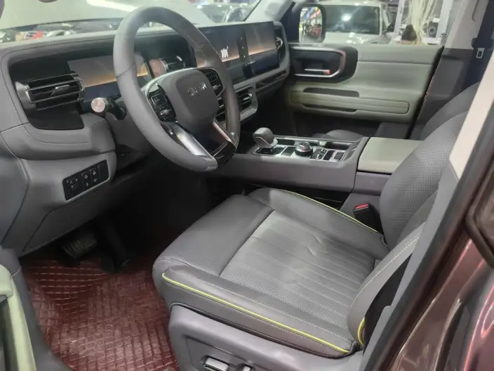 BAIC BJ40 2024 Model City Hunter Edition 2.0T Automatic 4WD Warrior Model – фото 7