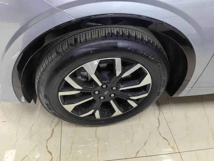 Ford Edge 2025 Model Ford Edge L 2.0T EcoBoost E Hybrid 4WD VII seat Supreme Model – фото 8