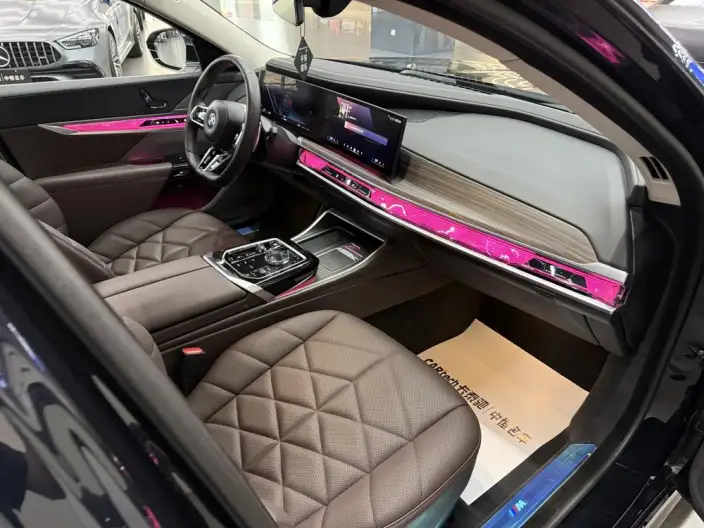 BMW 7 Series 2023 Model 735Li M Sports Set – фото 4