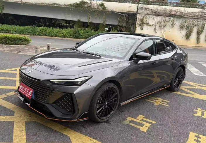 Changan UNI-V 2023 Model 2.0T Leading speed Edition