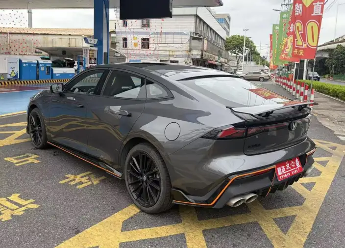 Changan UNI-V 2023 Model 2.0T Leading speed Edition