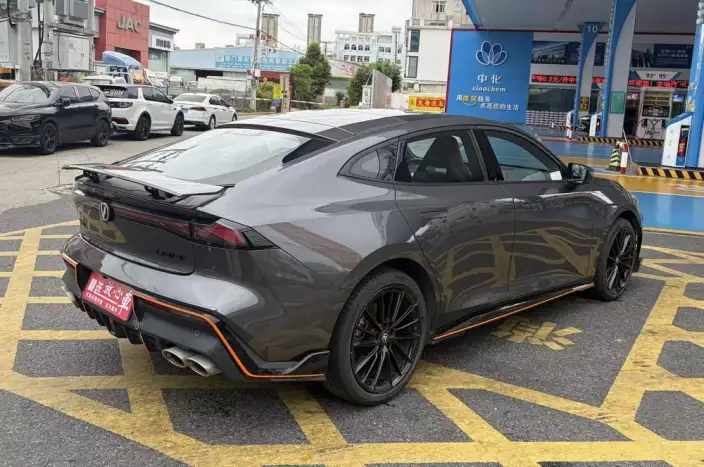 Changan UNI-V 2023 Model 2.0T Leading speed Edition – фото 6