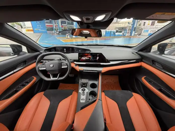 Changan UNI-V 2023 Model 2.0T Leading speed Edition – фото 7