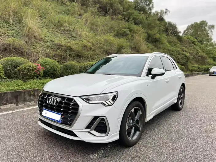 AUDI Q3 2023 Model Facelift 40 TFSI Fashion Dynamic Model – фото 1