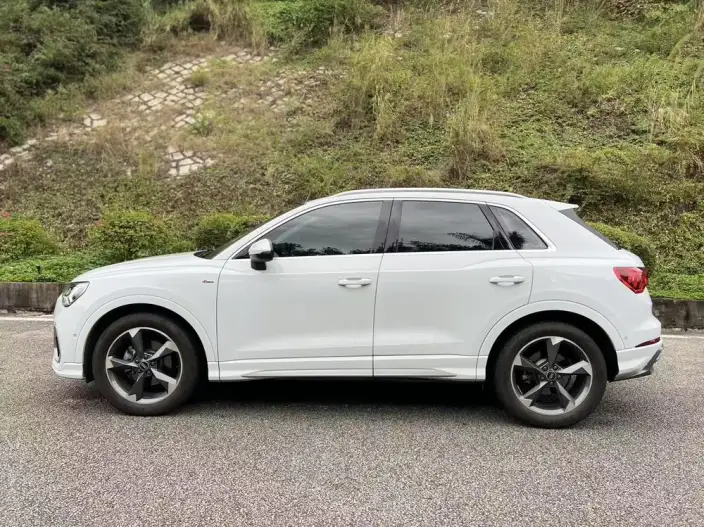 AUDI Q3 2023 Model Facelift 40 TFSI Fashion Dynamic Model – фото 4