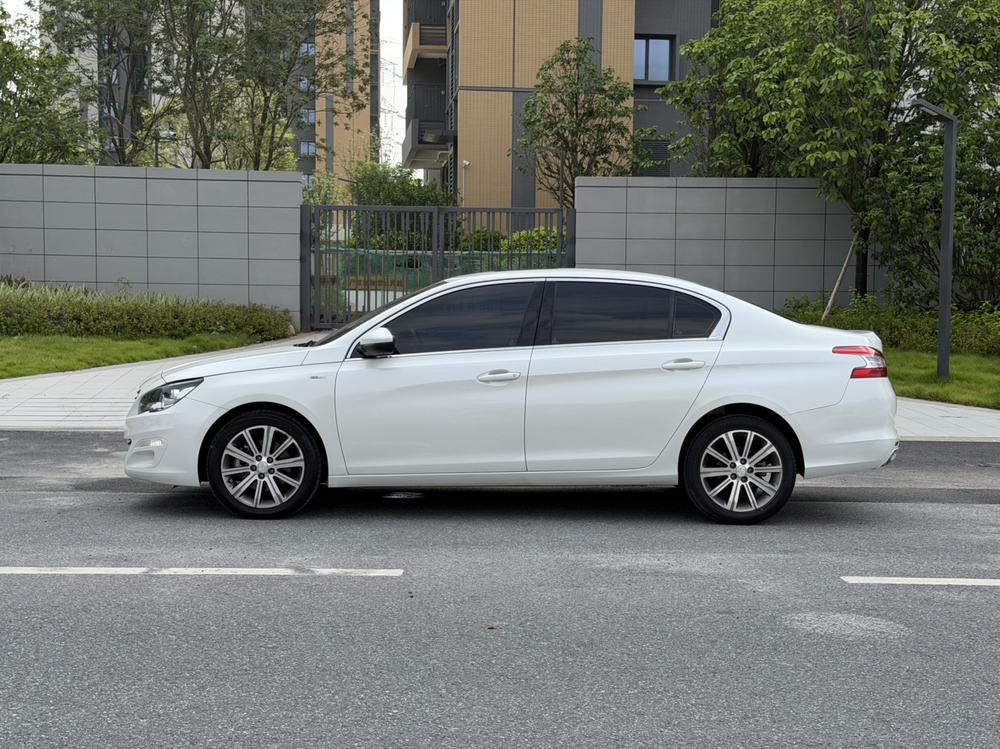 PEUGEOT 408 Модель 2018 года комплектация 350THP автоматическое Deluxe Edition – фото 4