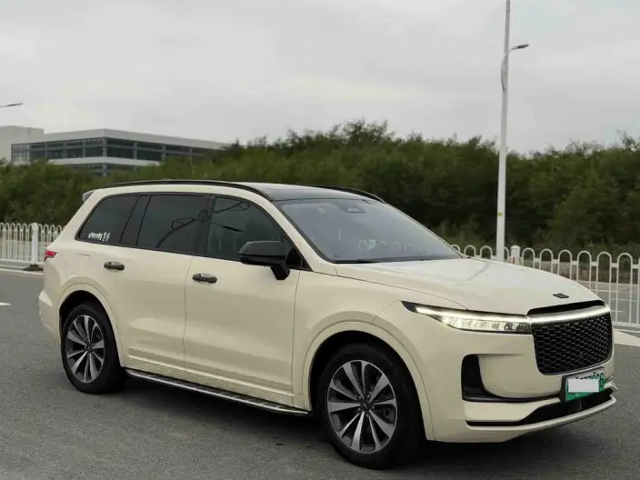 Li Auto ONE 2021 Model Extended Range 6 seat Edition – фото 3