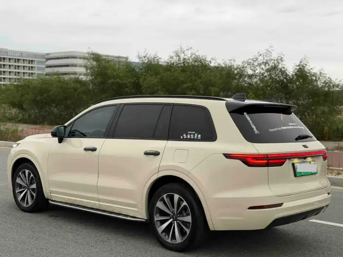 Li Auto ONE 2021 Model Extended Range 6 seat Edition – фото 4