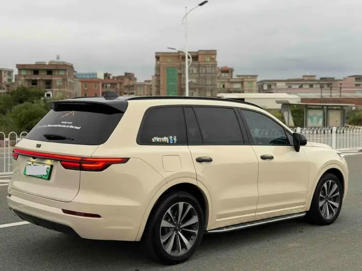 Li Auto ONE 2021 Model Extended Range 6 seat Edition – фото 6