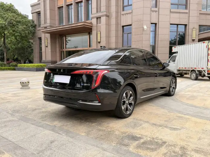 Hongqi E-QM5 2024 Model 560KM PLUS Edition 100kW – фото 6