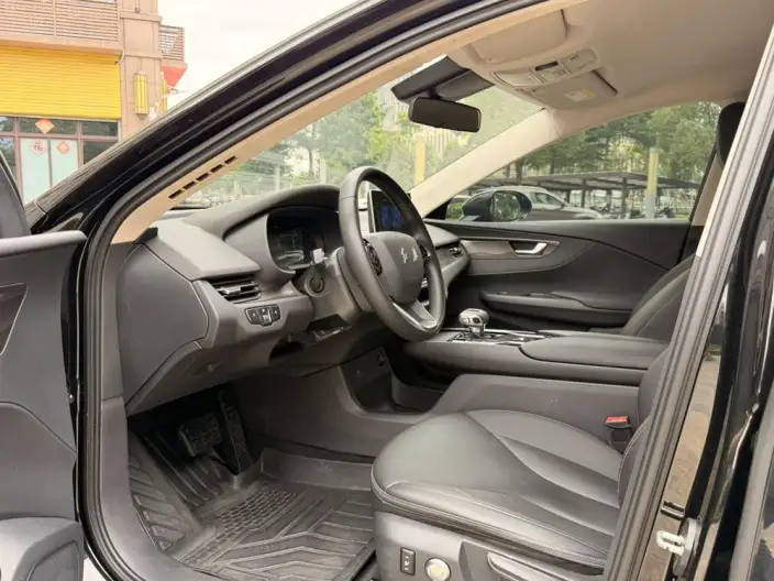 Hongqi E-QM5 2024 Model 560KM PLUS Edition 100kW – фото 8