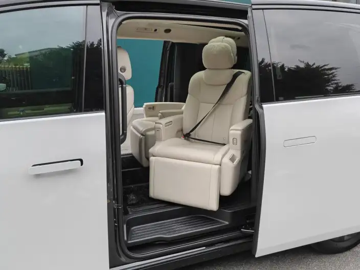 Li Auto MEGA 2025 Model Home Family Special Edition – фото 8