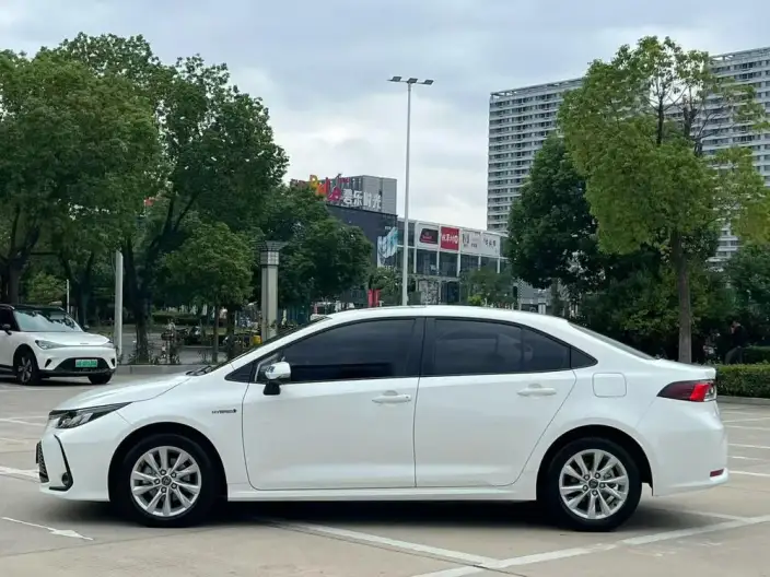 Toyota Corolla 2023 Model Intelligent Hybrid 1.8L E-CVT Elite Edition – фото 3
