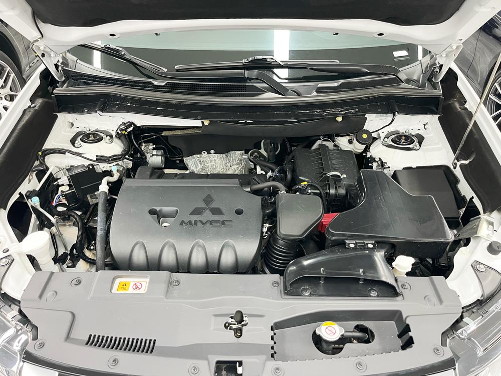 Mitsubishi Outlander 2021 2.0L 2WD Premium 5-Seater – фото 8
