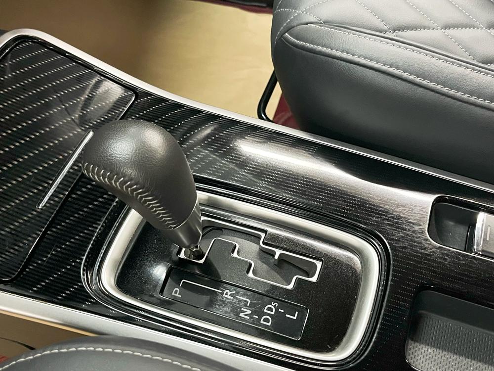 Mitsubishi Outlander 2021 2.0L 2WD Premium 5-Seater – фото 16