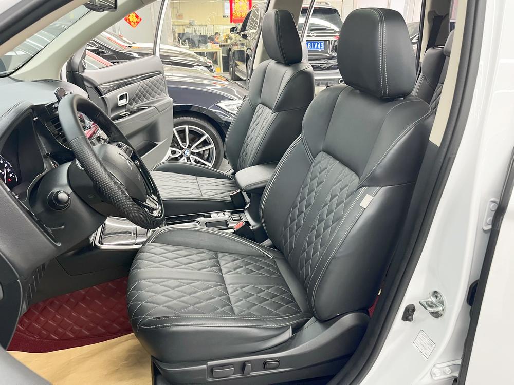 Mitsubishi Outlander 2021 2.0L 2WD Premium 5-Seater – фото 19