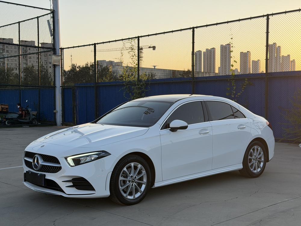 Mercedes-Benz A-class Модель 2022 года комплектация A 200 L Sports sedan Fashion Edition – фото 1