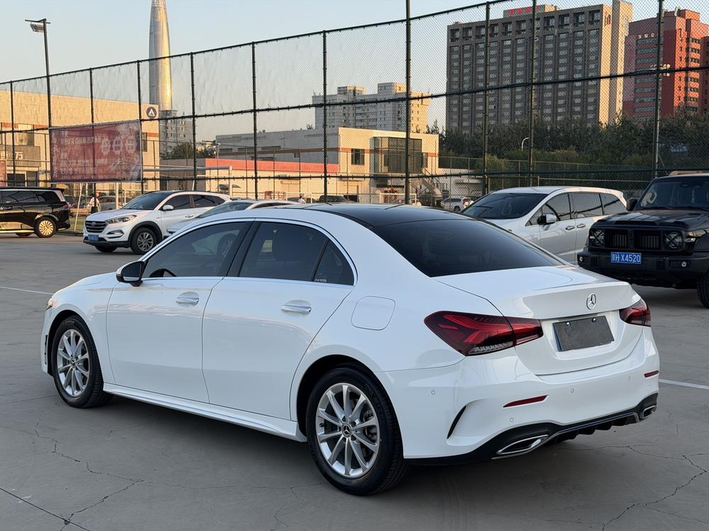 Mercedes-Benz A-class Модель 2022 года комплектация A 200 L Sports sedan Fashion Edition – фото 4