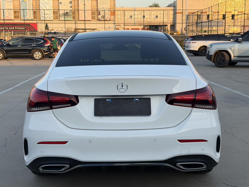 Mercedes-Benz A-class Модель 2022 года комплектация A 200 L Sports sedan Fashion Edition – фото 5