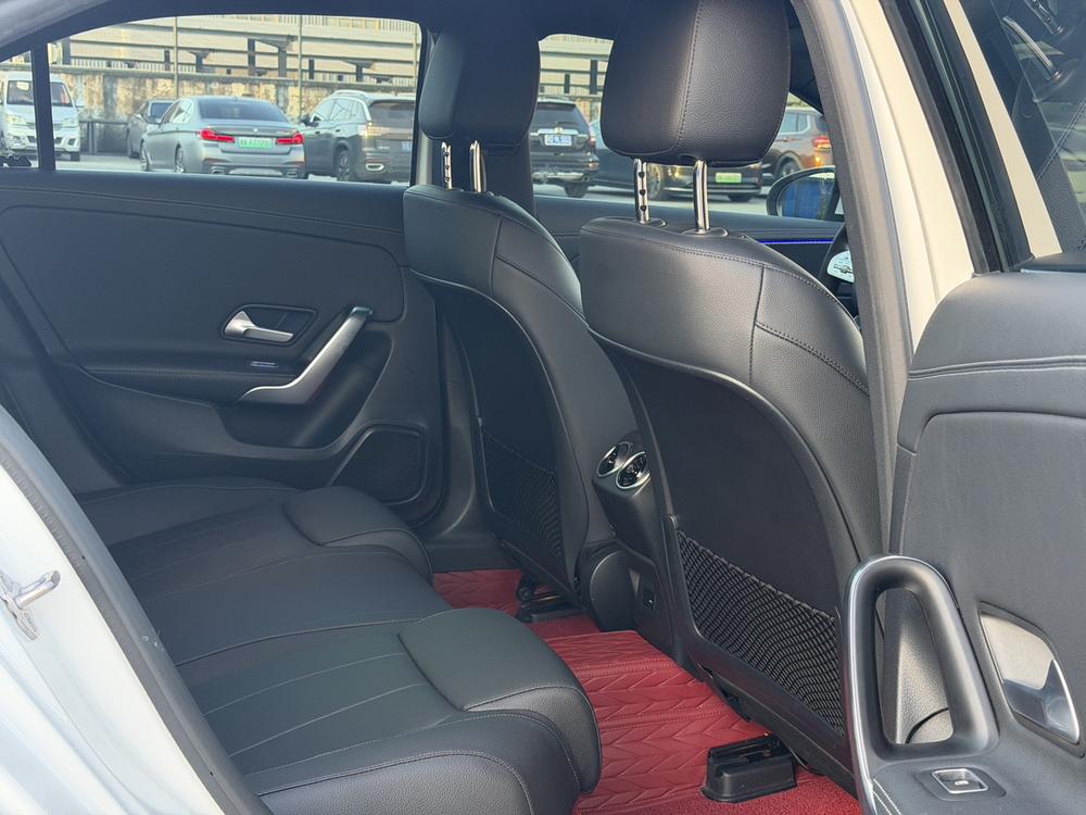 Mercedes-Benz A-class Модель 2022 года комплектация A 200 L Sports sedan Fashion Edition – фото 7