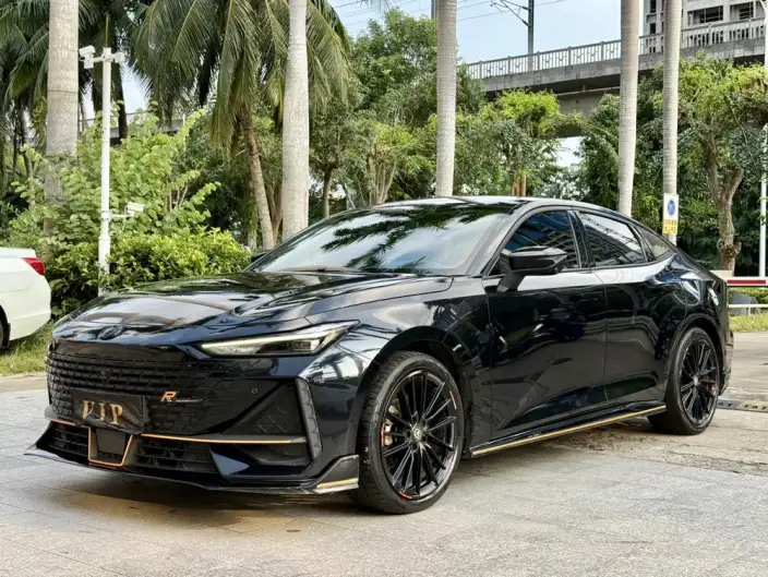 Changan UNI-V 2023 Model 1.5T Sports Edition – фото 1